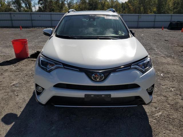 JTMDFREV3JJ248960 - 2018 TOYOTA RAV4 LIMITED Beyaz fotoğraf 5