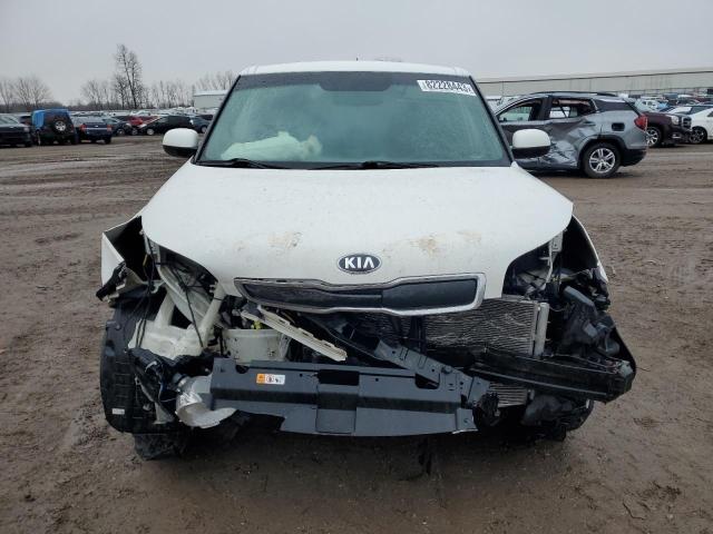 KNDJN2A27G7307460 - 2016 KIA SOUL WHITE photo 5