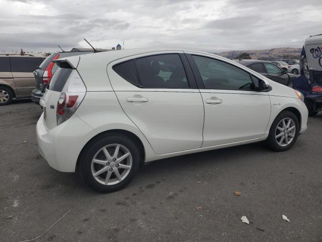 JTDKDTB38E1072930 - 2014 TOYOTA PRIUS C WHITE photo 3