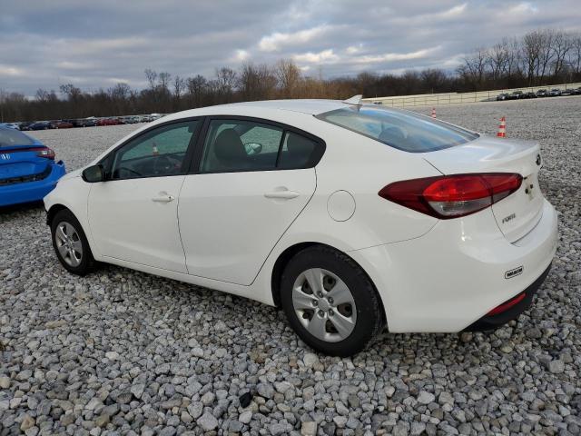 3KPFK4A71JE185028 - 2018 KIA FORTE LX WHITE photo 2