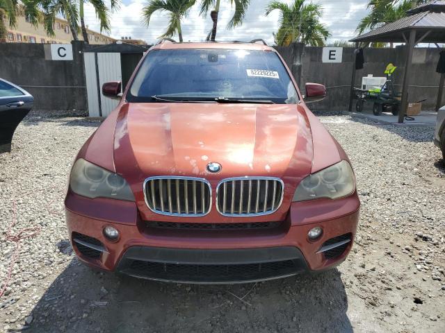 5UXZV8C50CL422589 - 2012 BMW X5 XDRIVE50I 勃艮第红 照片 5