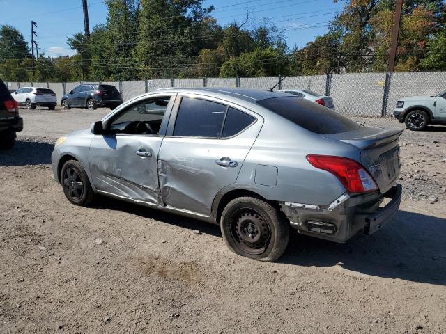3N1CN7AP1DL845809 - 2013 NISSAN VERSA S Gümüş foto 2