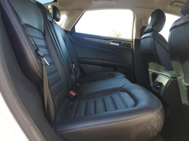 3FA6P0H91HR167221 - 2017 FORD FUSION SE WHITE photo 10