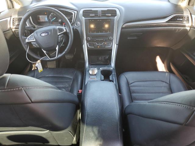 3FA6P0H91HR167221 - 2017 FORD FUSION SE WHITE photo 8