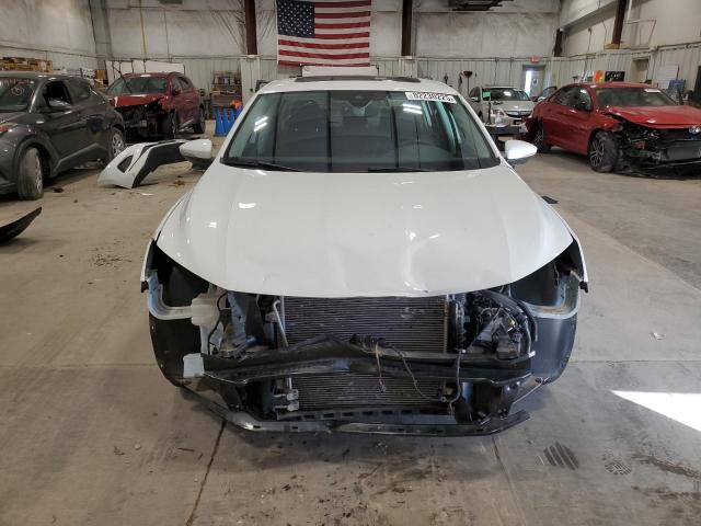 1VWWA7A32LC011431 - 2020 VOLKSWAGEN PASSAT SE WHITE photo 5