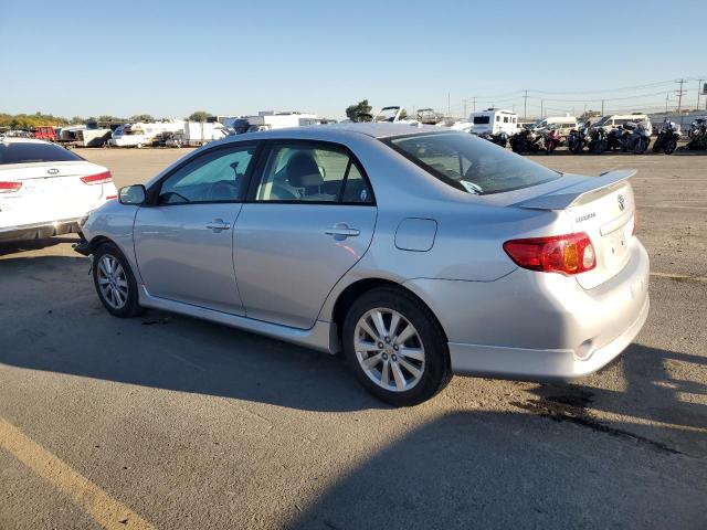 1NXBU40E29Z050352 - 2009 TOYOTA COROLLA BASE Сріблястий фото 2