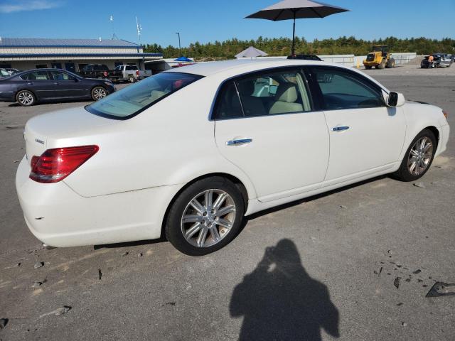 4T1BK36B48U319687 - 2008 TOYOTA AVALON XL WHITE photo 3