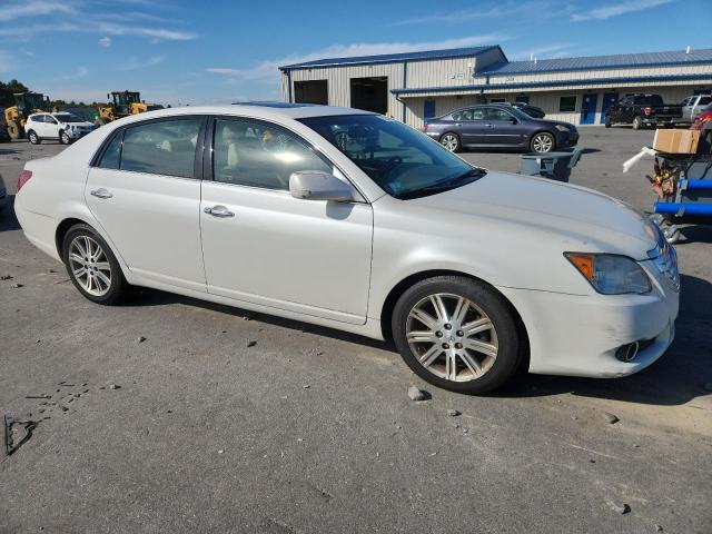 4T1BK36B48U319687 - 2008 TOYOTA AVALON XL WHITE photo 4