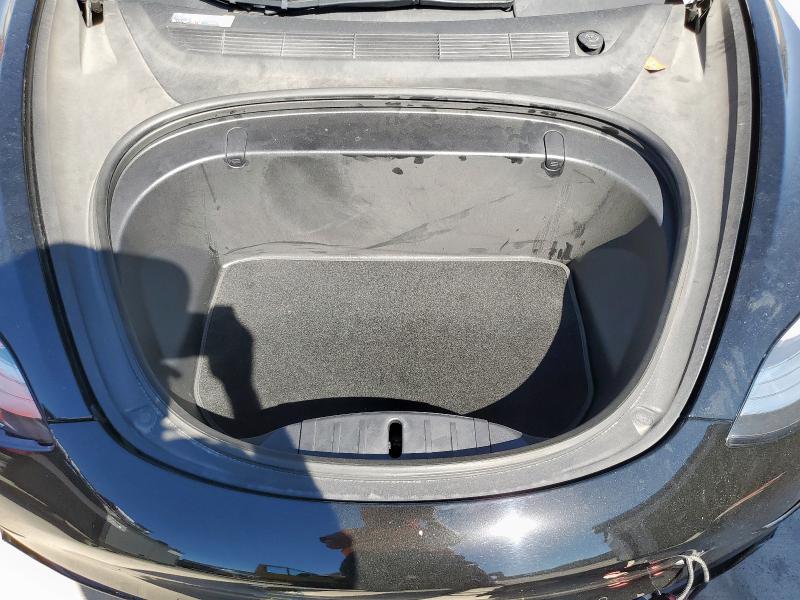 5YJ3E1EB8JF099152 - 2018 TESLA MODEL 3 黑色 照片 11