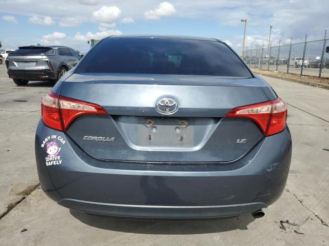 2T1BURHE0JC991418 - 2018 TOYOTA COROLLA L BLUE photo 6