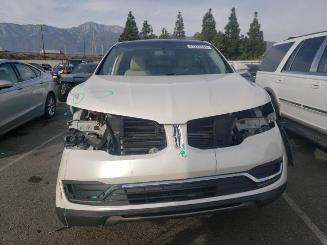 2LMPJ6LRXHBL15472 - 2017 LINCOLN MKX RESERVE أبيض صورة 5