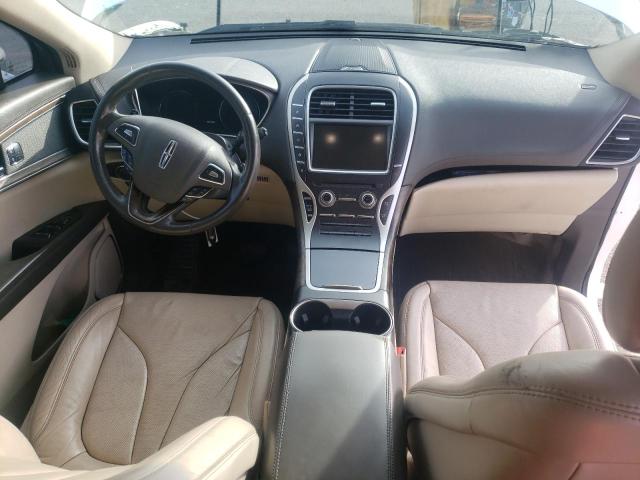 2LMPJ6LRXHBL15472 - 2017 LINCOLN MKX RESERVE أبيض صورة 8