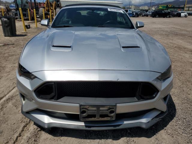 1FATP8UH4J5166202 - 2018 FORD MUSTANG SILVER photo 5