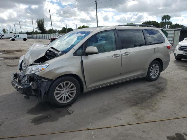 2015 TOYOTA SIENNA XLE, 