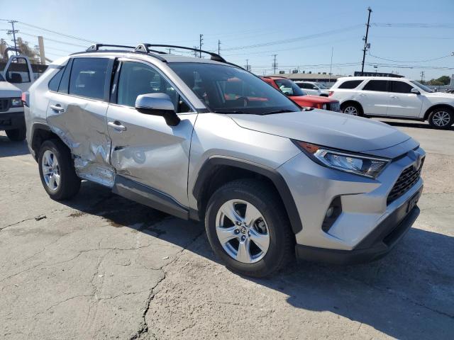 JTMP1RFVXLJ028969 - 2020 TOYOTA RAV4 XLE 灰色 照片 4