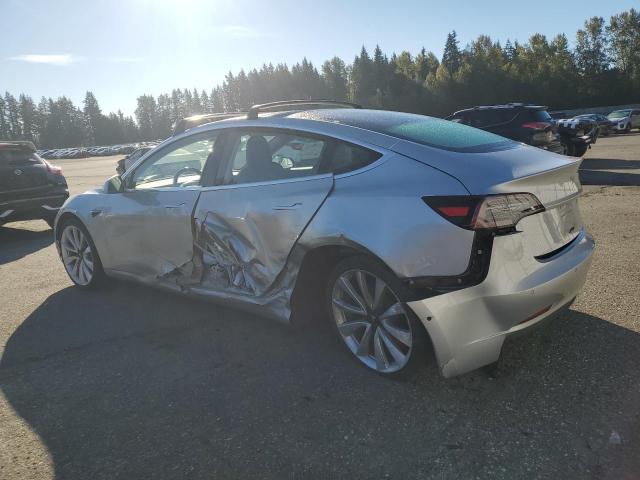 5YJ3E1EB8JF084327 - 2018 TESLA MODEL 3 Gümüş foto 2