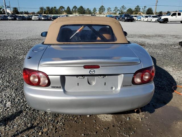 JM1NB353320221986 - 2002 MAZDA MX-5 MIATA BASE SILVER photo 6