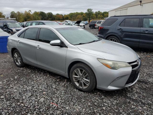 4T1BF1FK0GU534040 - 2016 TOYOTA CAMRY LE 银色 照片 4