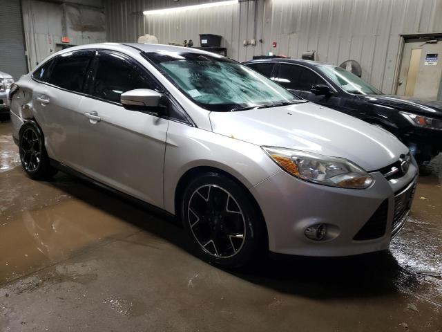 1FADP3F23EL228139 - 2014 FORD FOCUS SE SILVER photo 4