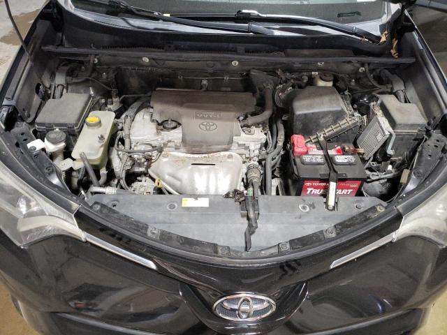 2T3BFREV2GW490673 - 2016 TOYOTA RAV4 LE 黑色 照片 12