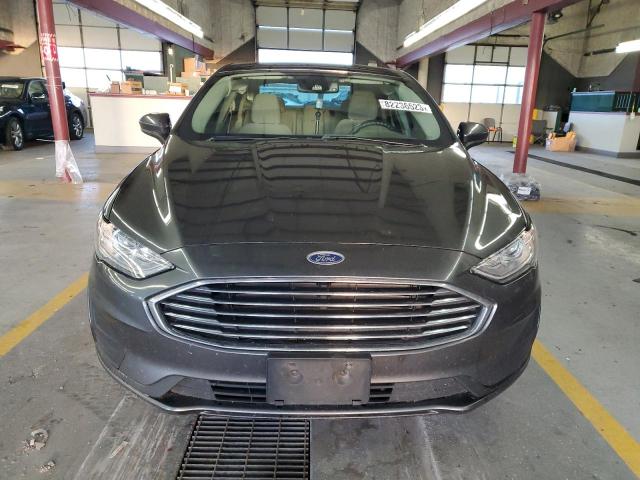 3FA6P0LU3KR242536 - 2019 FORD FUSION SE GRAY photo 5