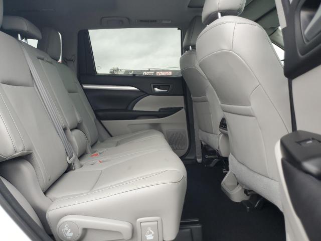 5TDJKRFH0GS327215 - 2016 TOYOTA HIGHLANDER XLE 白色 照片 11