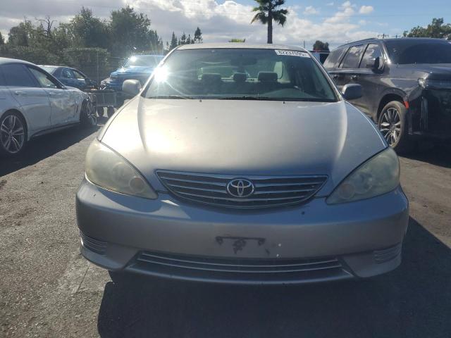 4T1BE30K45U590583 - 2005 TOYOTA CAMRY LE 银色 照片 5
