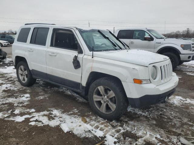 1C4NJRFB2GD626815 - 2016 JEEP PATRIOT LATITUDE WHITE photo 4