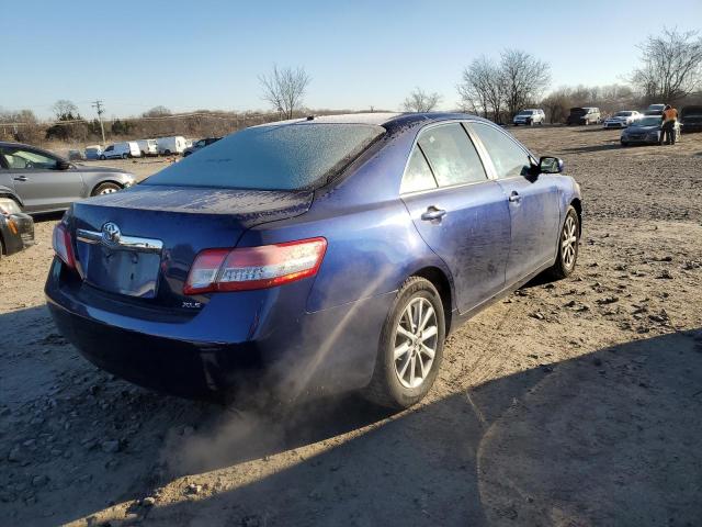 4T1BF3EK4BU663694 - 2011 TOYOTA CAMRY BASE BLUE photo 3