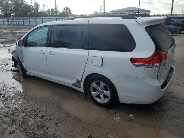 5TDKK3DC3BS127690 - 2011 TOYOTA SIENNA LE WHITE photo 2