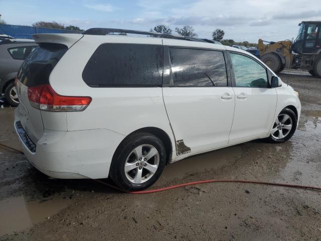 5TDKK3DC3BS127690 - 2011 TOYOTA SIENNA LE WHITE photo 3