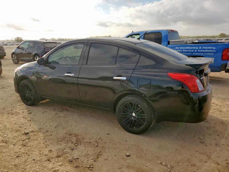 3N1CN7AP2GL846889 - 2016 NISSAN VERSA S أسود صورة 2