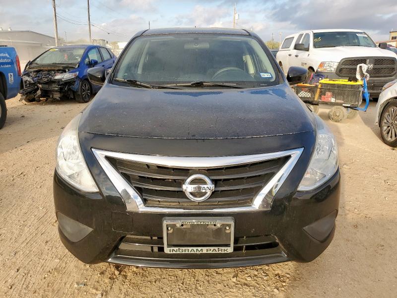 3N1CN7AP2GL846889 - 2016 NISSAN VERSA S أسود صورة 5