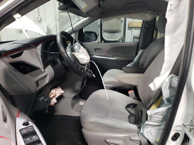 5TDZZ3DC6JS950817 - 2018 TOYOTA SIENNA L WHITE photo 7