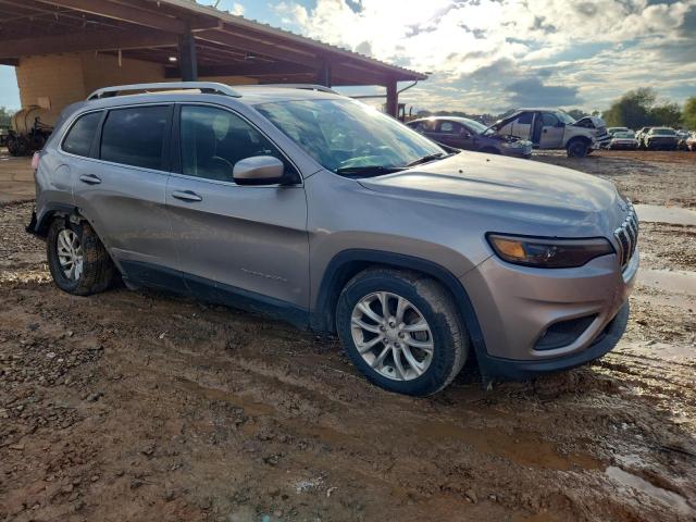 1C4PJLCB8KD221612 - 2019 JEEP CHEROKEE LATITUDE Gümüş foto 4