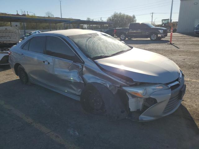 4T1BF1FK6GU548069 - 2016 TOYOTA CAMRY LE SILVER photo 4
