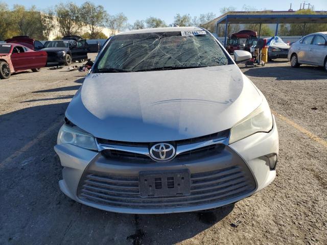 4T1BF1FK6GU548069 - 2016 TOYOTA CAMRY LE SILVER photo 5