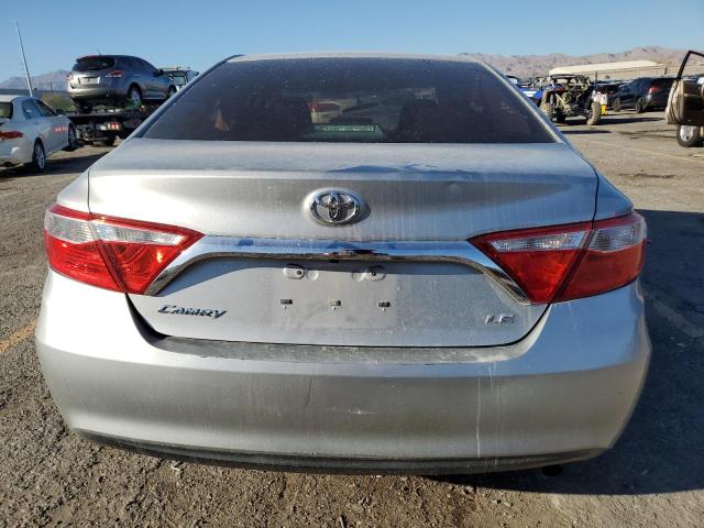 4T1BF1FK6GU548069 - 2016 TOYOTA CAMRY LE SILVER photo 6