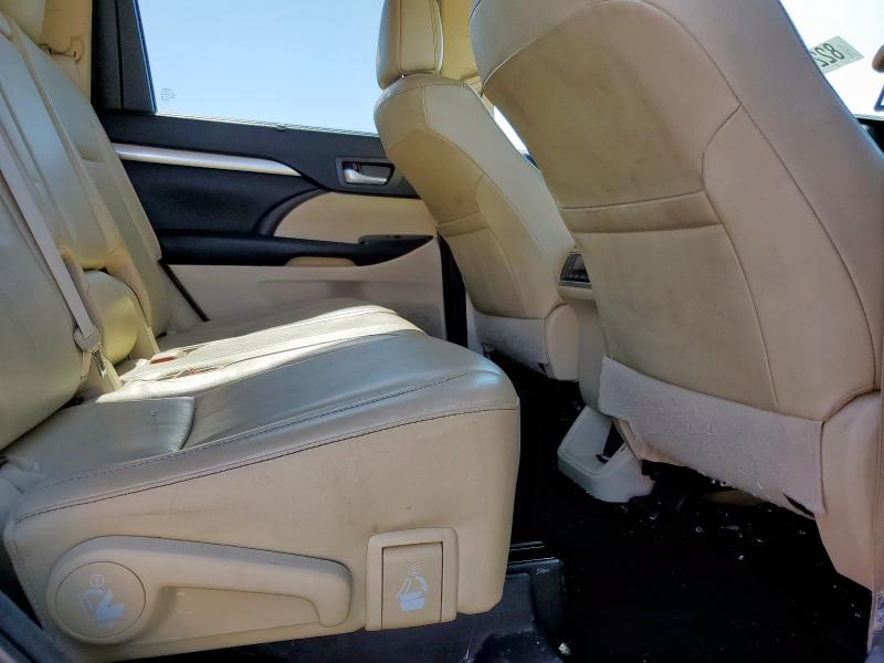 5TDKZRFH0HS519414 - 2017 TOYOTA HIGHLANDER SE 白色 照片 11