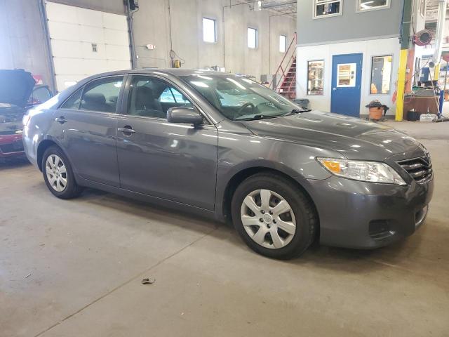 4T4BF3EK1BR097905 - 2011 TOYOTA CAMRY BASE ნაცრისფერი ფოტო 4