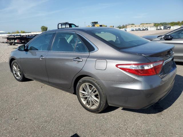 4T1BF1FK7HU425740 - 2017 TOYOTA CAMRY LE GRAY photo 2