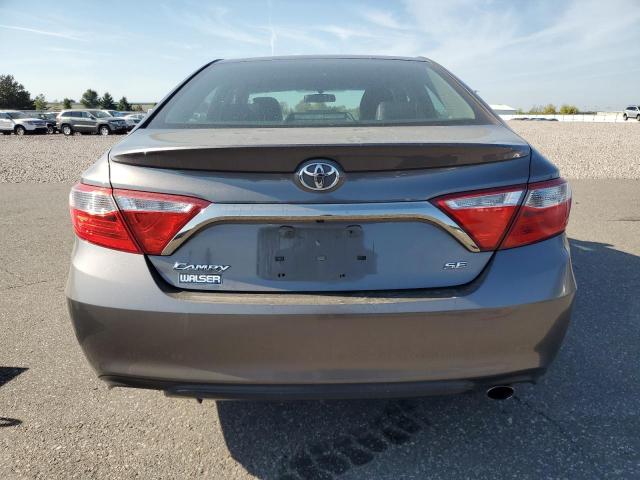 4T1BF1FK7HU425740 - 2017 TOYOTA CAMRY LE GRAY photo 6