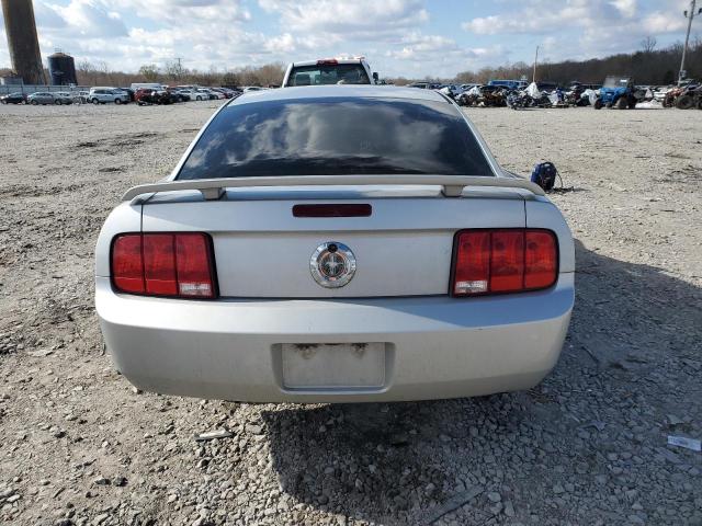 1ZVFT80N855119577 - 2005 FORD MUSTANG SILVER photo 6