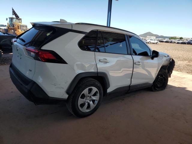 2T3H1RFV8KW007431 - 2019 TOYOTA RAV4 LE WHITE photo 3