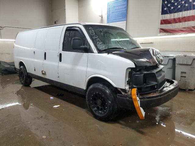 1GCWGGCA8B1189058 - 2011 CHEVROLET EXPRESS G2 WHITE photo 4