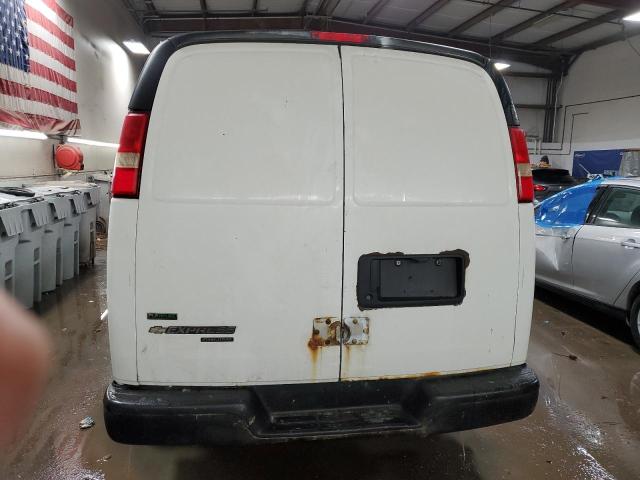 1GCWGGCA8B1189058 - 2011 CHEVROLET EXPRESS G2 WHITE photo 6