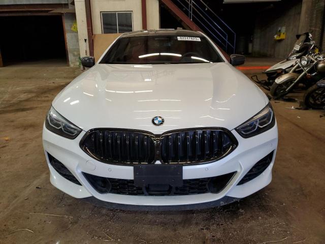 WBAGV8C01NCJ55184 - 2022 BMW M850XI WHITE photo 5