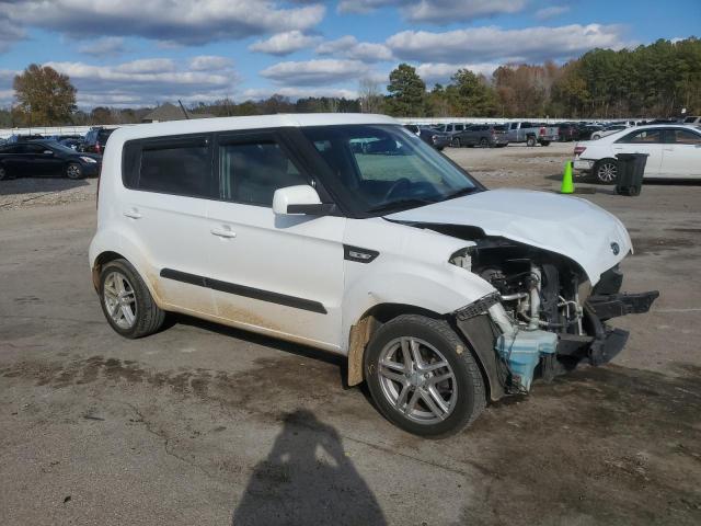 KNDJT2A51C7434957 - 2012 KIA SOUL WHITE photo 4