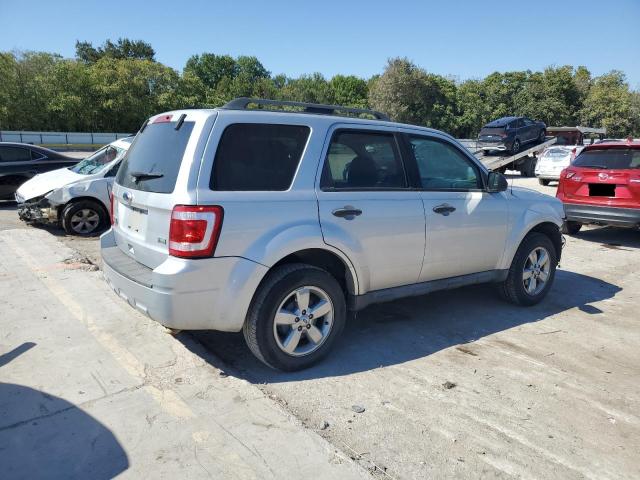 1FMCU0DG8BKA49250 - 2011 FORD ESCAPE XLT SILVER photo 3