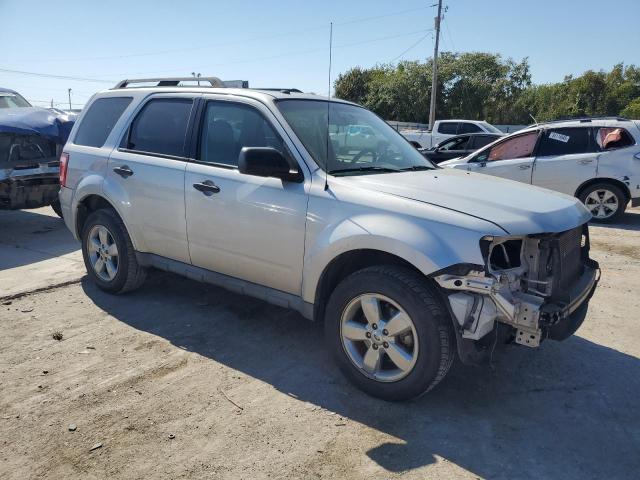1FMCU0DG8BKA49250 - 2011 FORD ESCAPE XLT SILVER photo 4